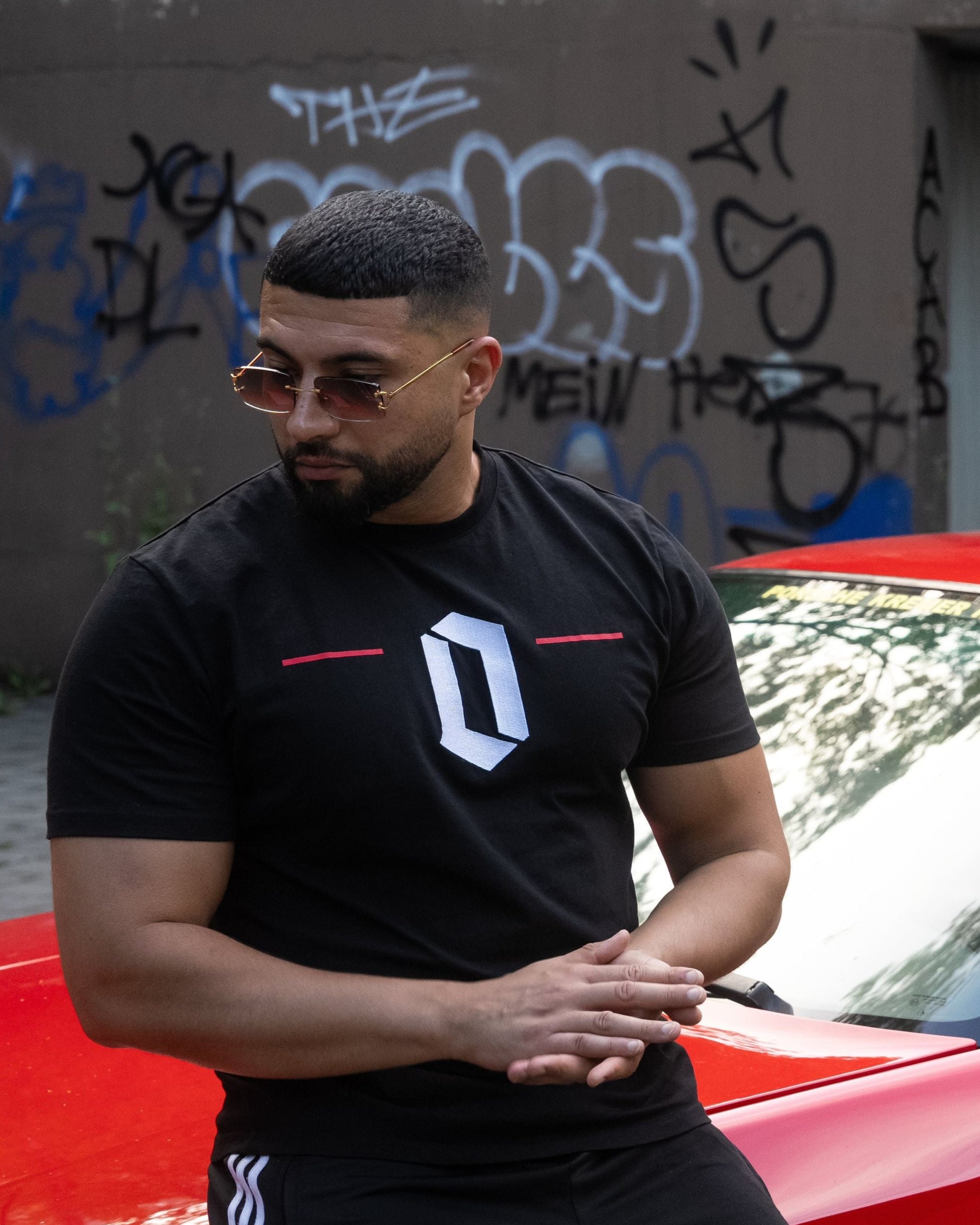 OMAR STICHNARBEN SHIRT