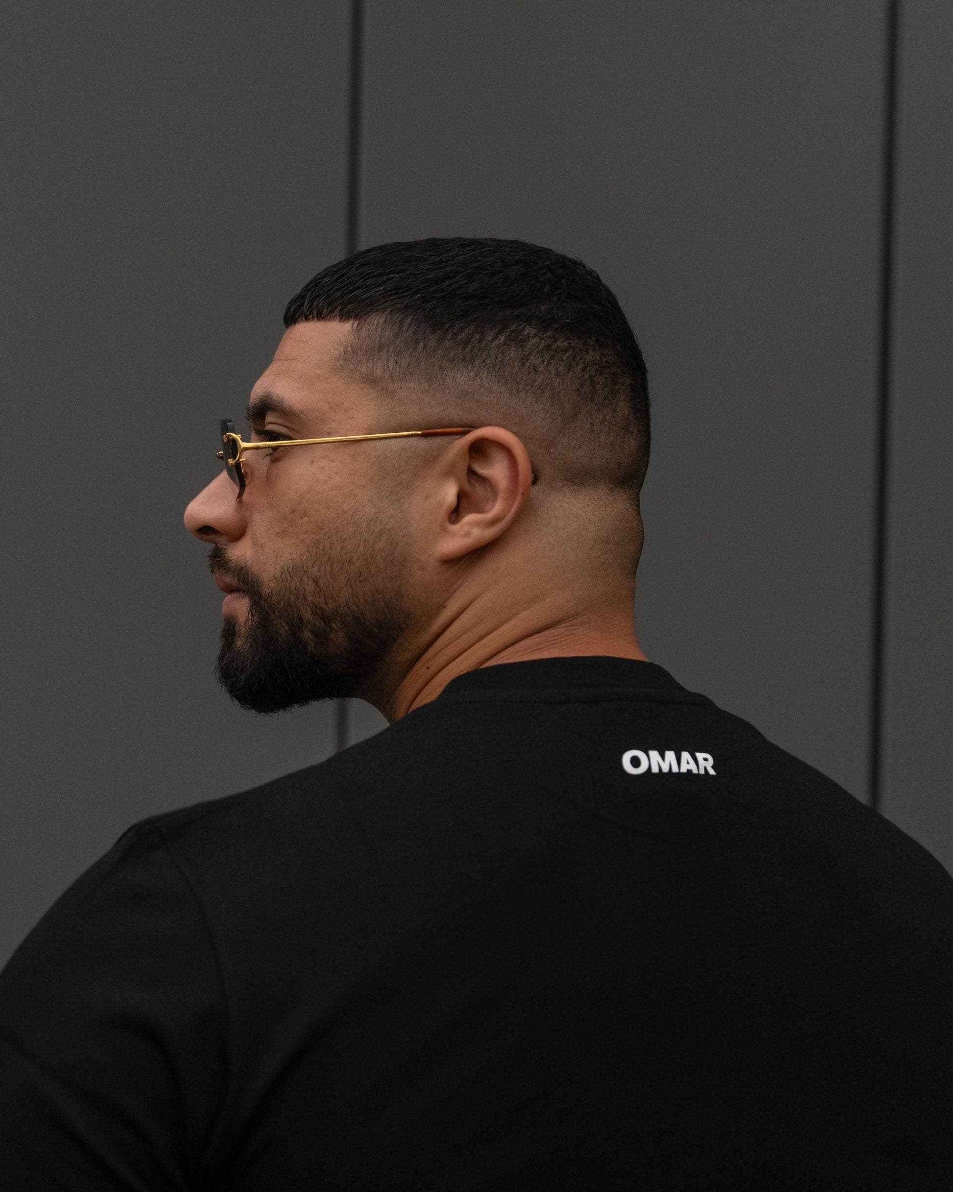 OMAR STICHNARBEN SHIRT